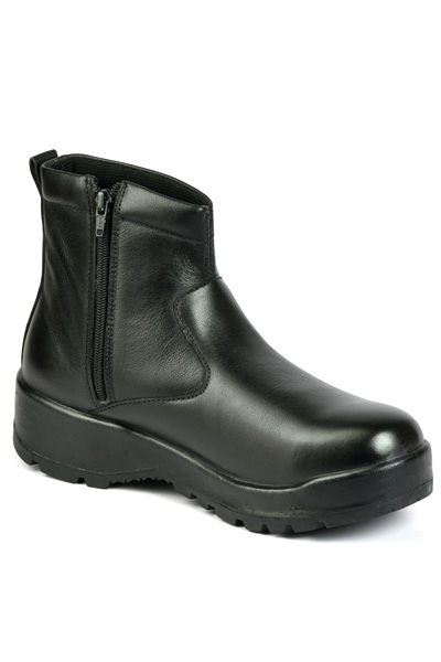 2DS 03 – Military Footwear